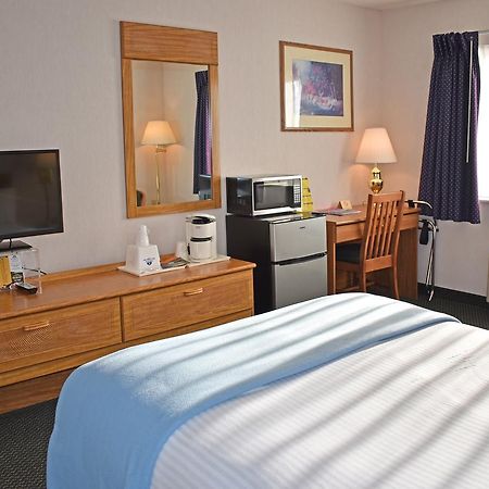 Americas Best Value Inn & Suites - Tahquamenon Country Newberry Esterno foto