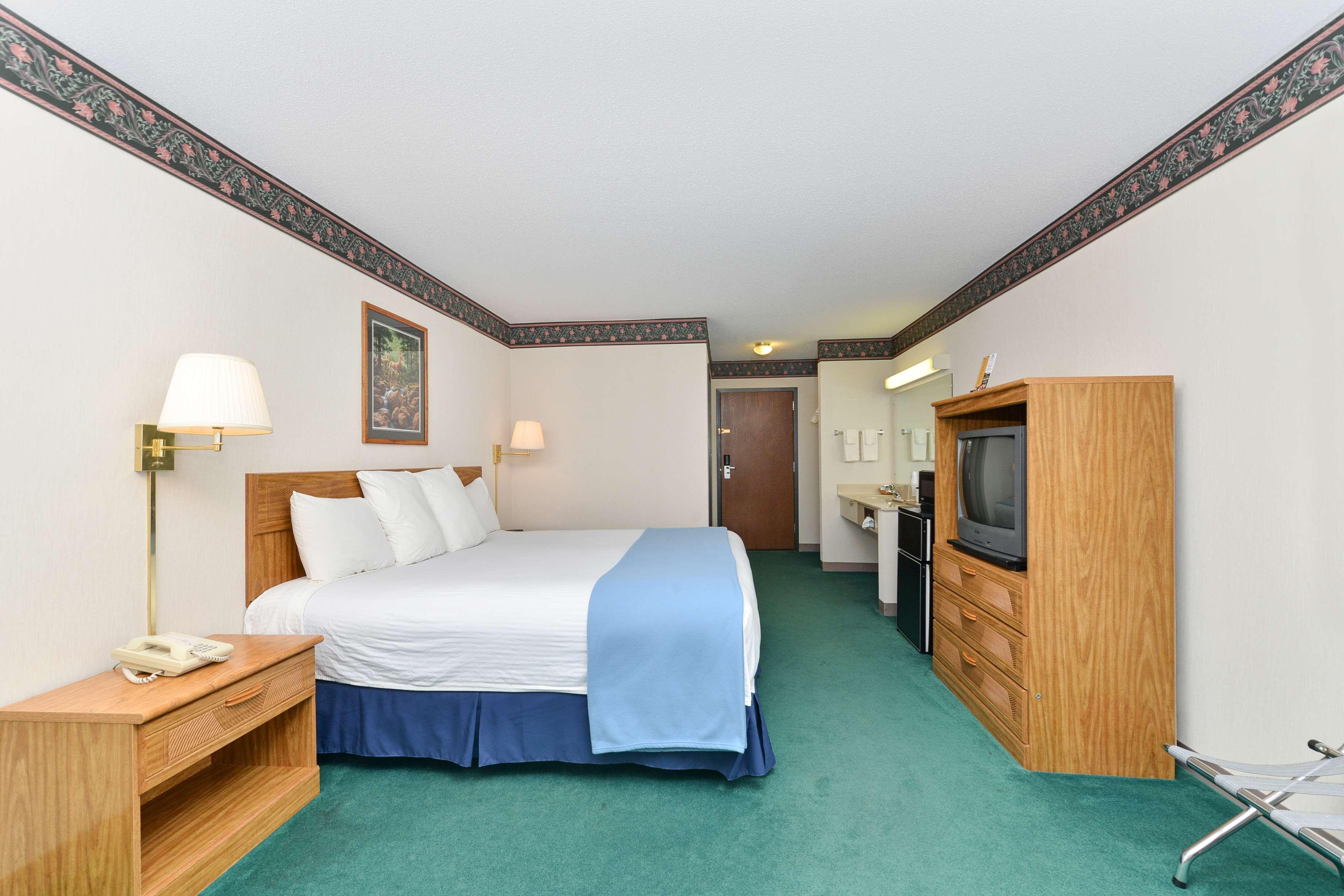 Americas Best Value Inn & Suites - Tahquamenon Country Newberry Esterno foto