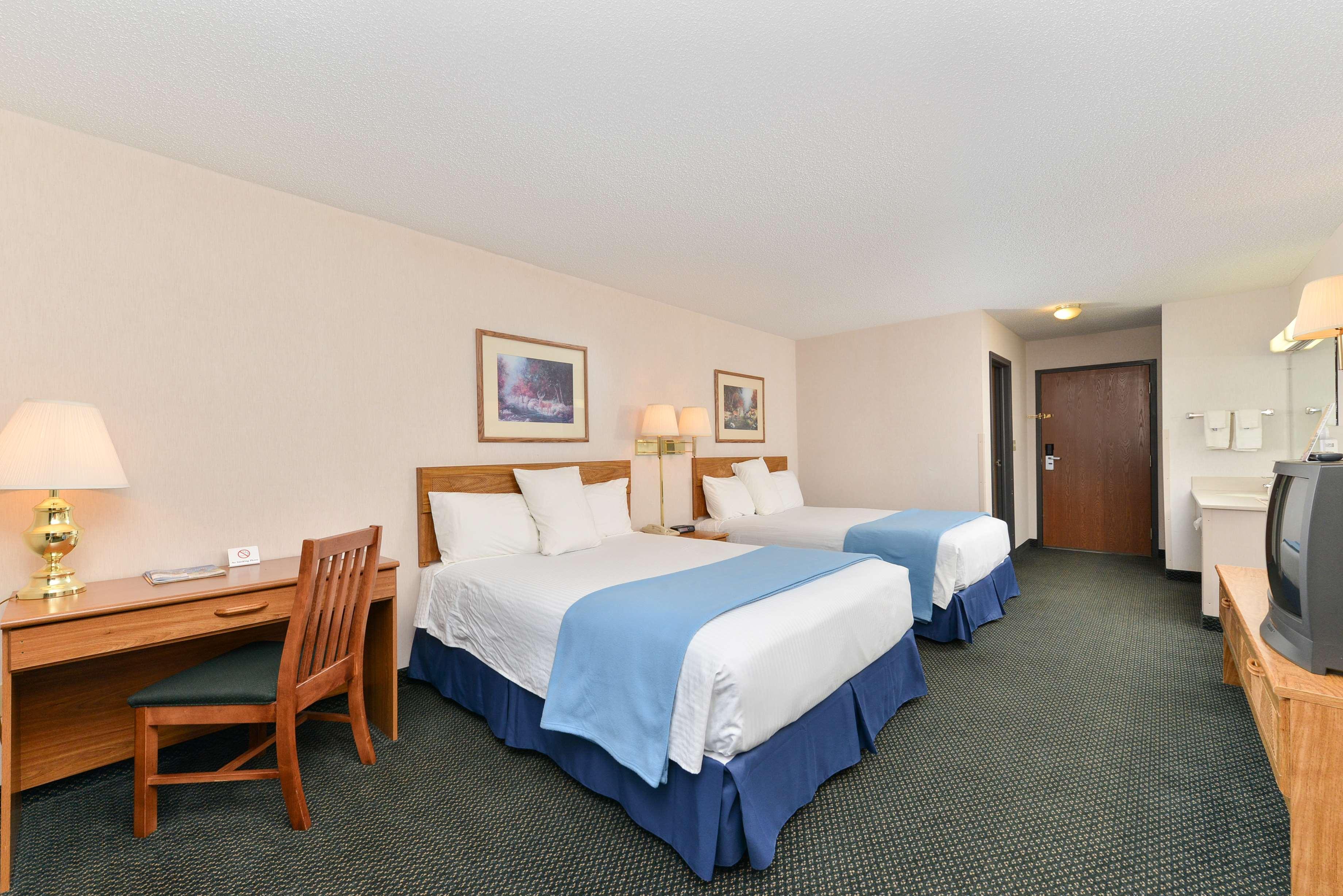 Americas Best Value Inn & Suites - Tahquamenon Country Newberry Esterno foto