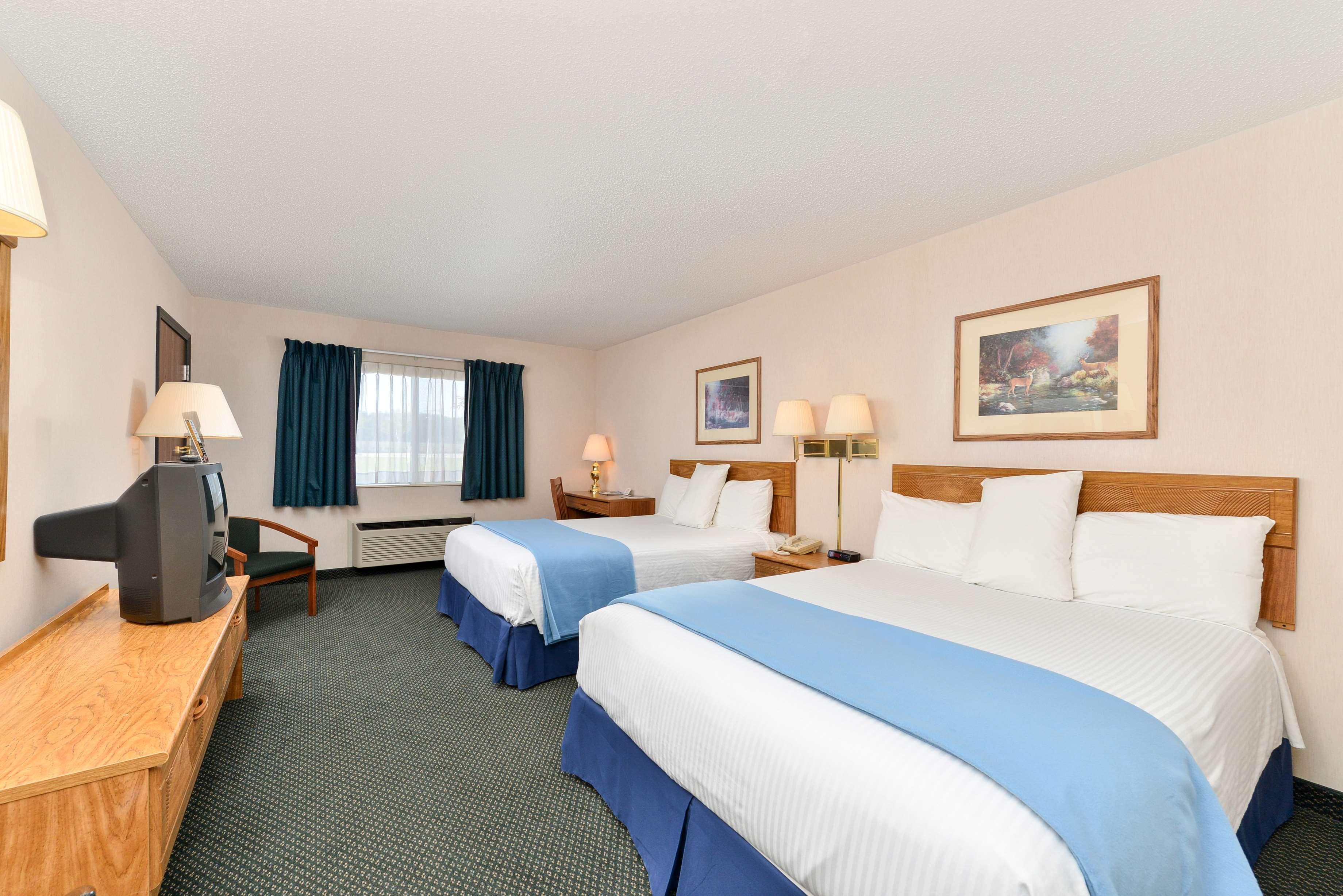 Americas Best Value Inn & Suites - Tahquamenon Country Newberry Esterno foto