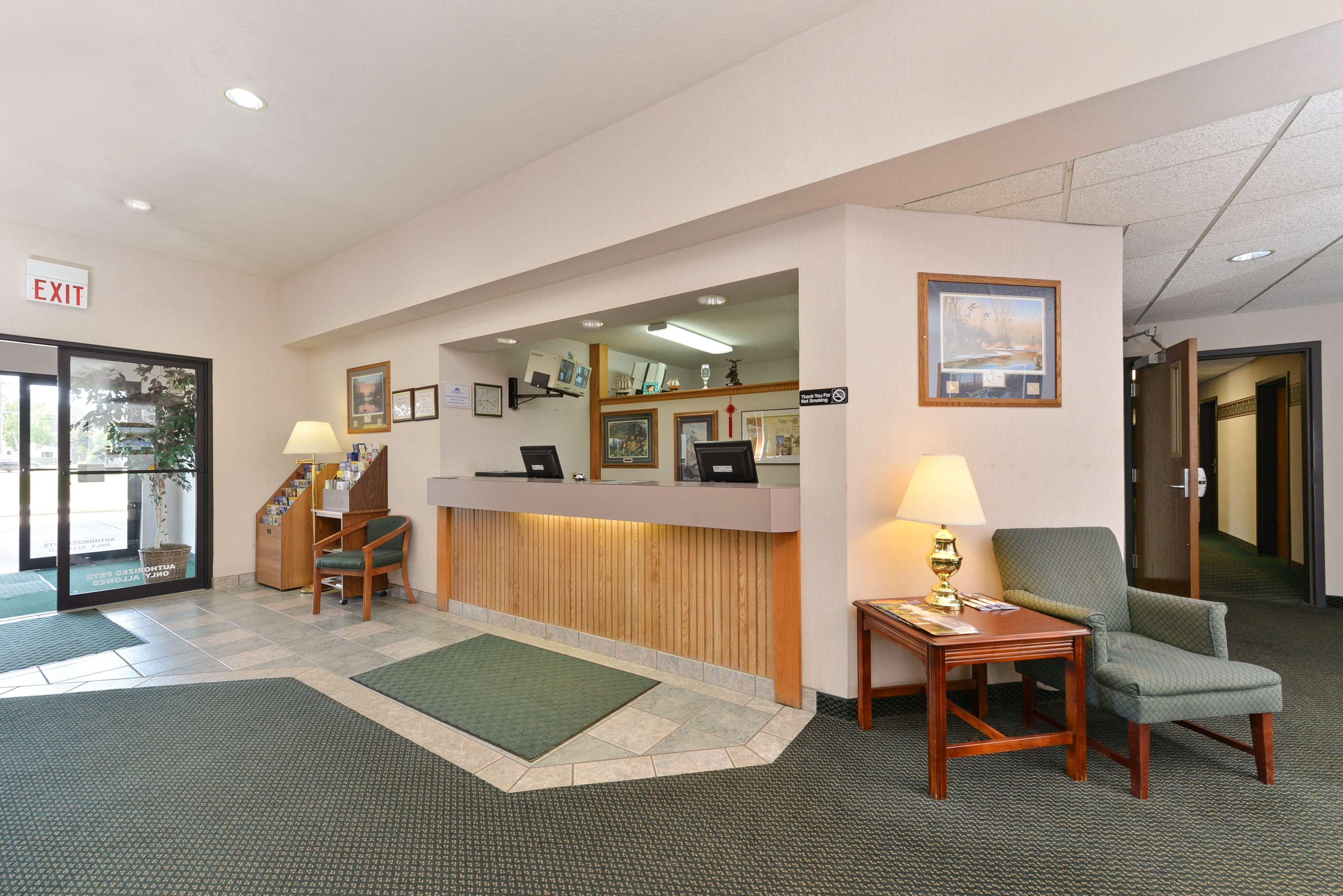 Americas Best Value Inn & Suites - Tahquamenon Country Newberry Esterno foto