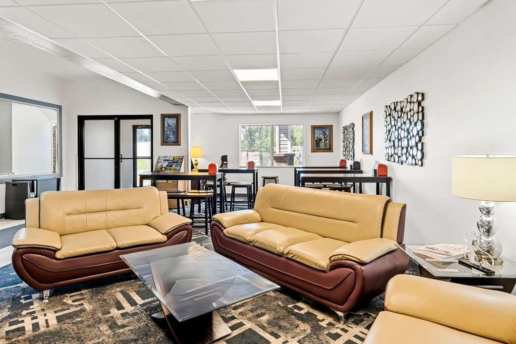 Americas Best Value Inn & Suites - Tahquamenon Country Newberry Interno foto