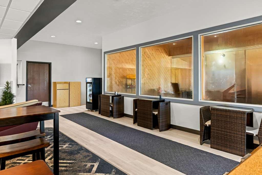 Americas Best Value Inn & Suites - Tahquamenon Country Newberry Ristorante foto