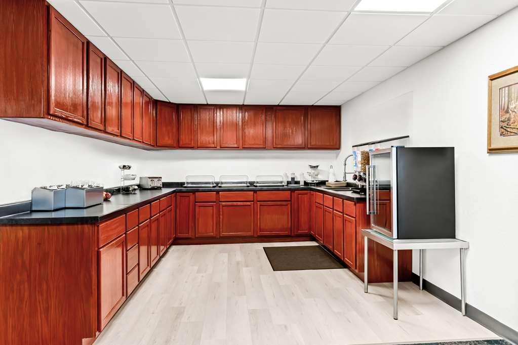 Americas Best Value Inn & Suites - Tahquamenon Country Newberry Ristorante foto
