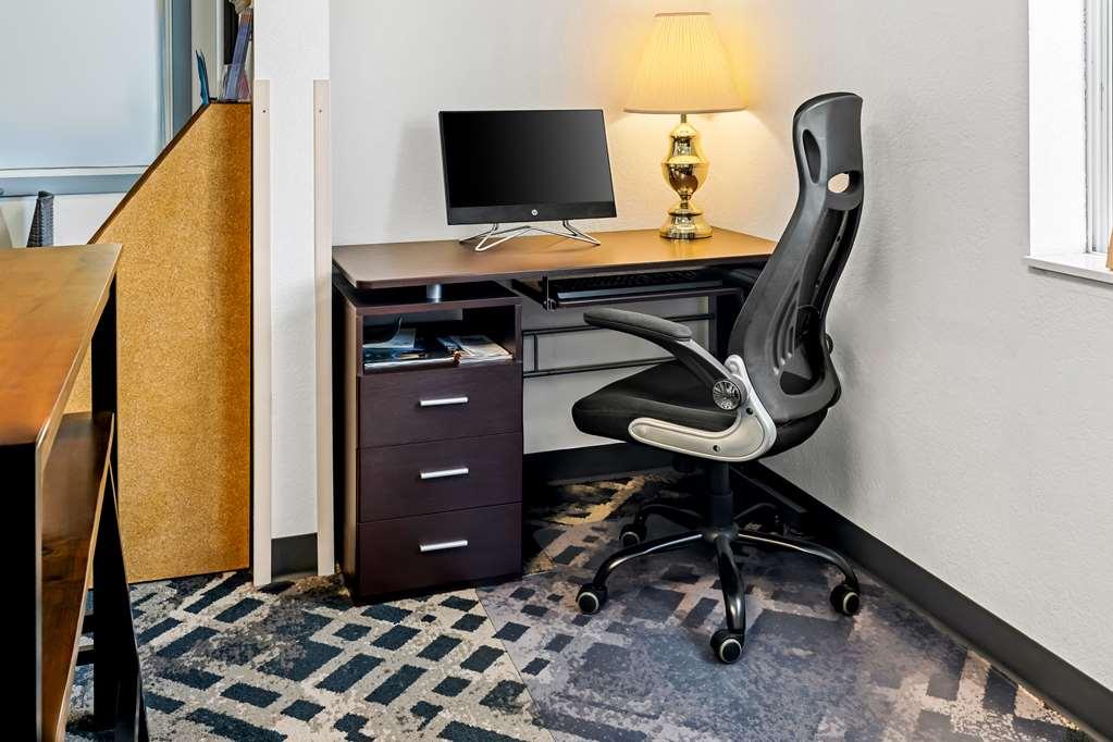Americas Best Value Inn & Suites - Tahquamenon Country Newberry Servizi foto