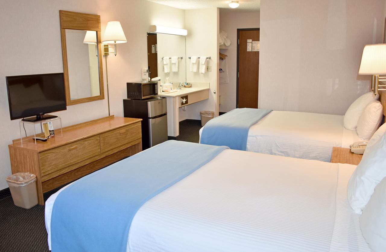 Americas Best Value Inn & Suites - Tahquamenon Country Newberry Esterno foto