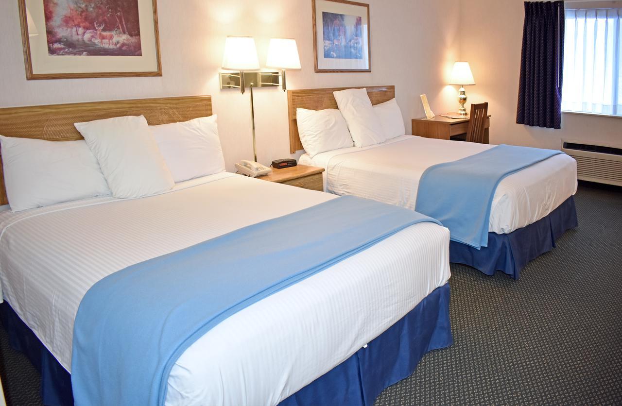 Americas Best Value Inn & Suites - Tahquamenon Country Newberry Esterno foto