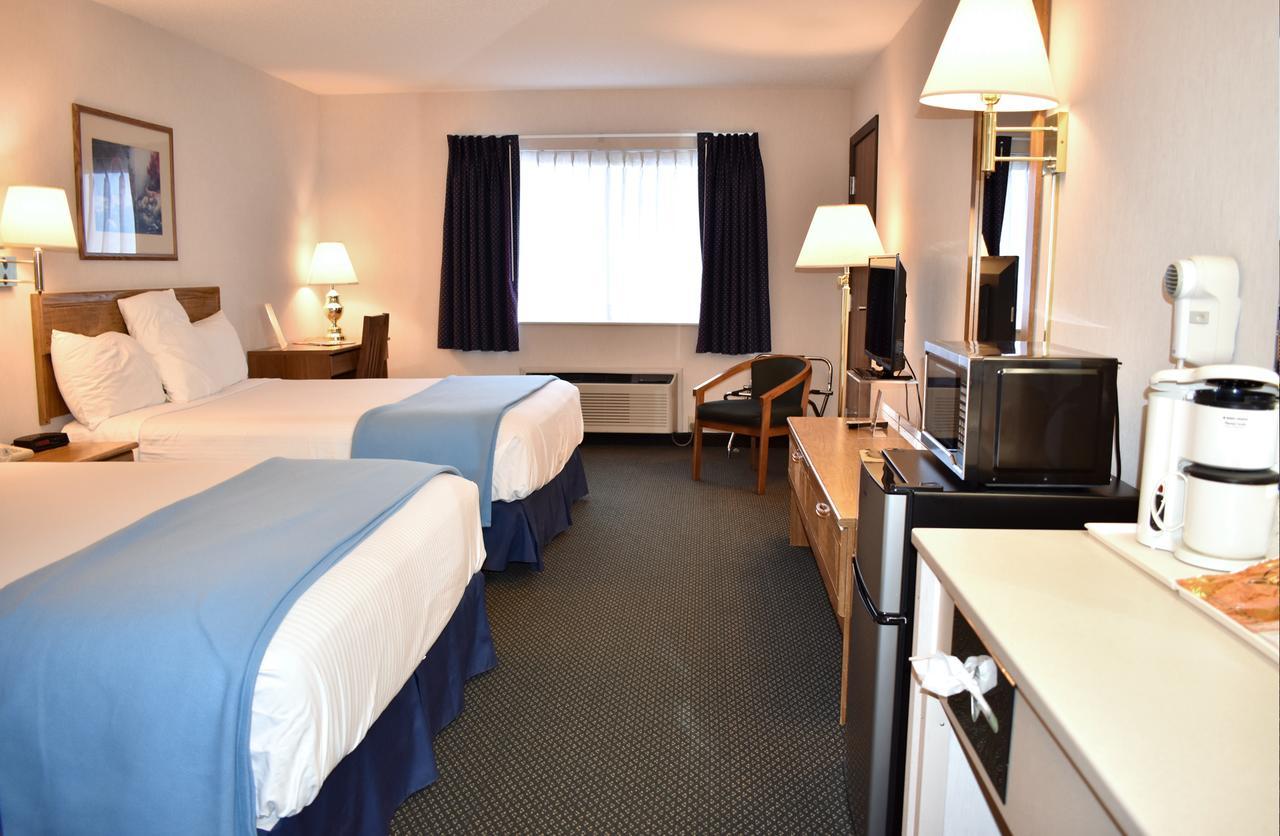 Americas Best Value Inn & Suites - Tahquamenon Country Newberry Esterno foto