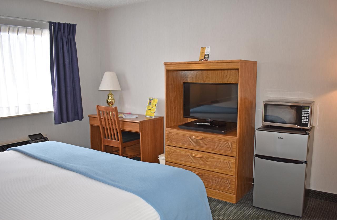 Americas Best Value Inn & Suites - Tahquamenon Country Newberry Esterno foto