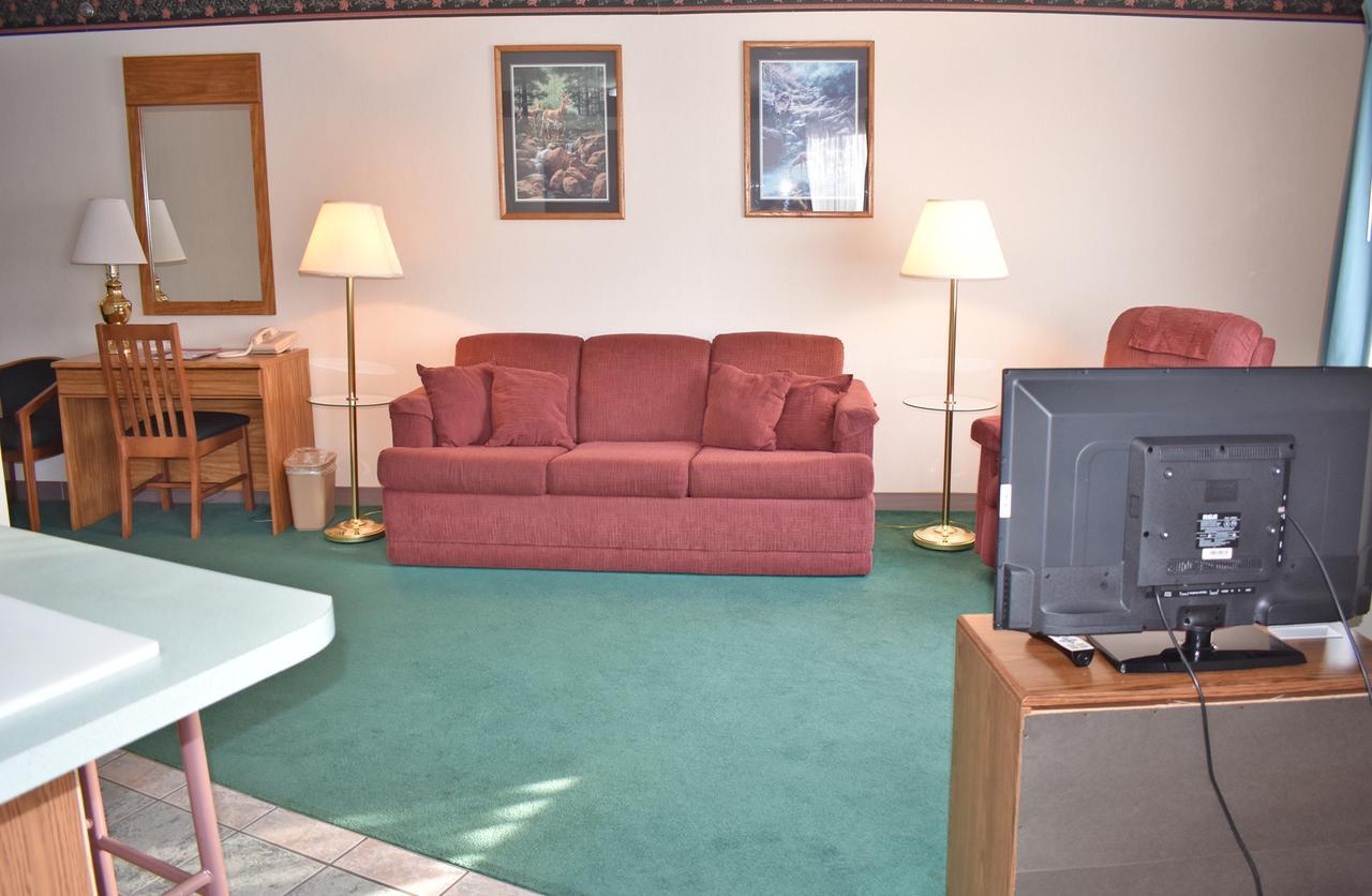 Americas Best Value Inn & Suites - Tahquamenon Country Newberry Esterno foto