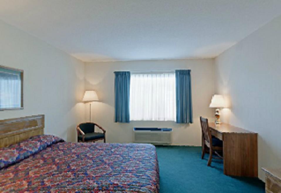 Americas Best Value Inn & Suites - Tahquamenon Country Newberry Esterno foto